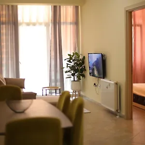 Appartamento Pleasant With Free Dedicated Parking In Komuna E Parisit, Tirana