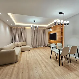 Appartamento Miku Apartment-modern 2bedroom In Prime Location, Tirana