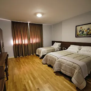 In Center فندق